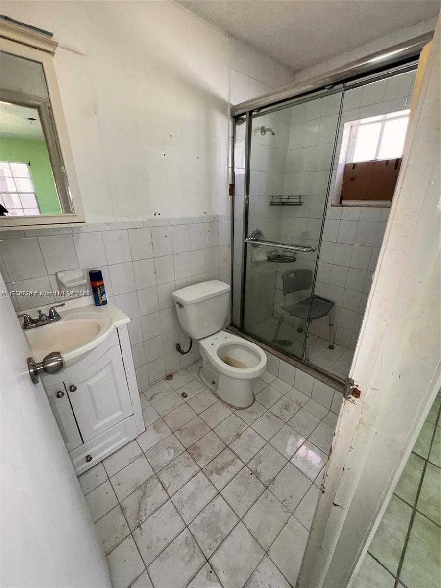 Small Image of 30 EAST 59TH ST, Hialeah Number 9