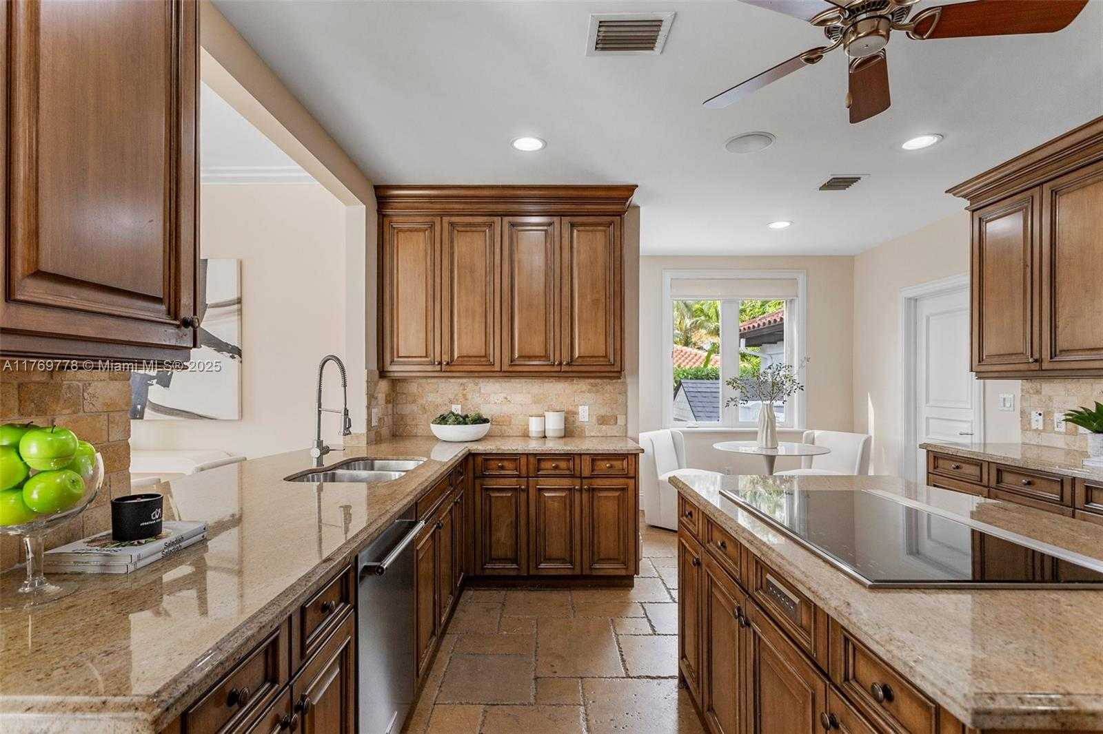 Small Image of 13061 DEVA ST, Coral Gables Number 25