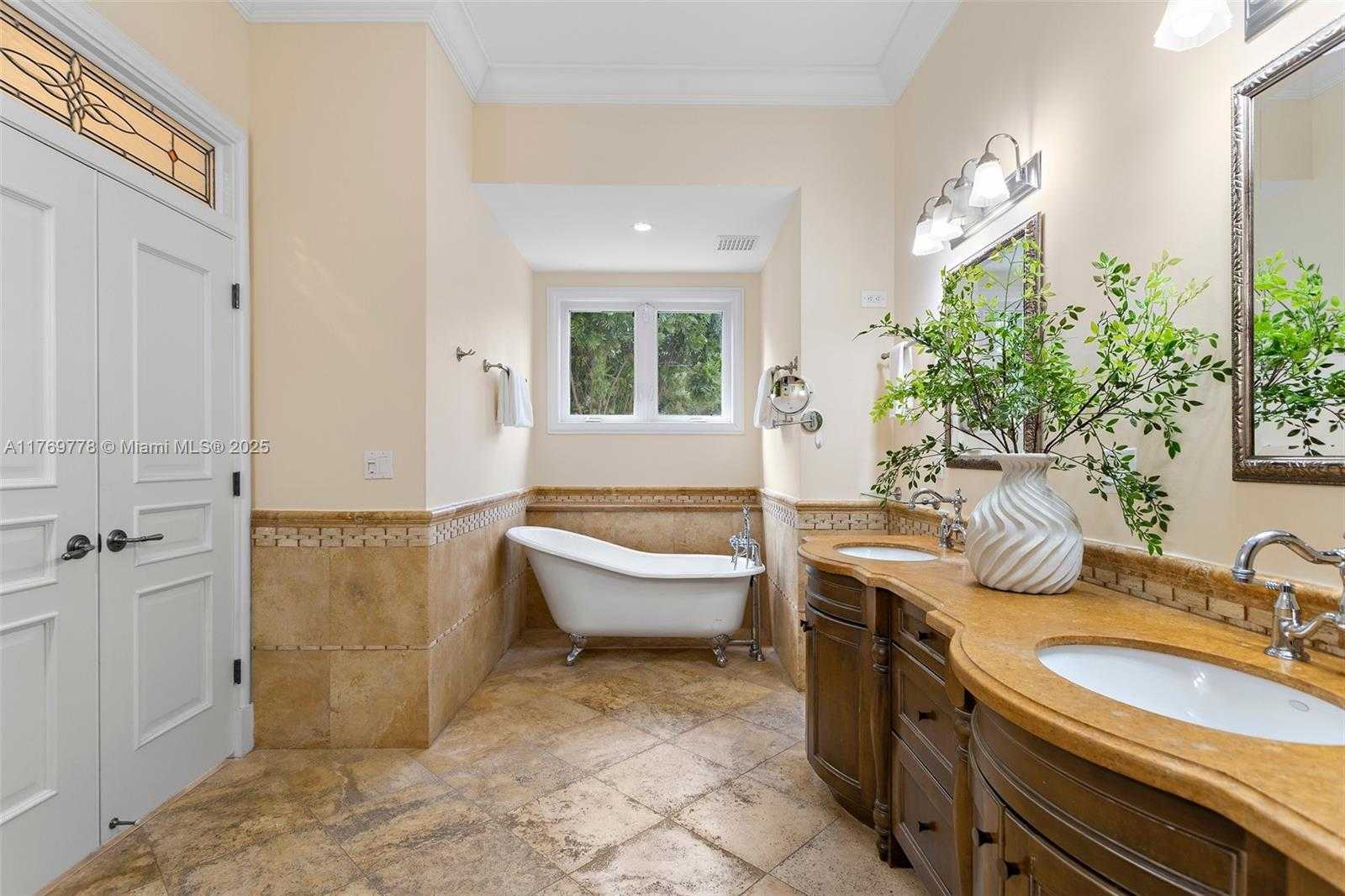 Small Image of 13061 DEVA ST, Coral Gables Number 39