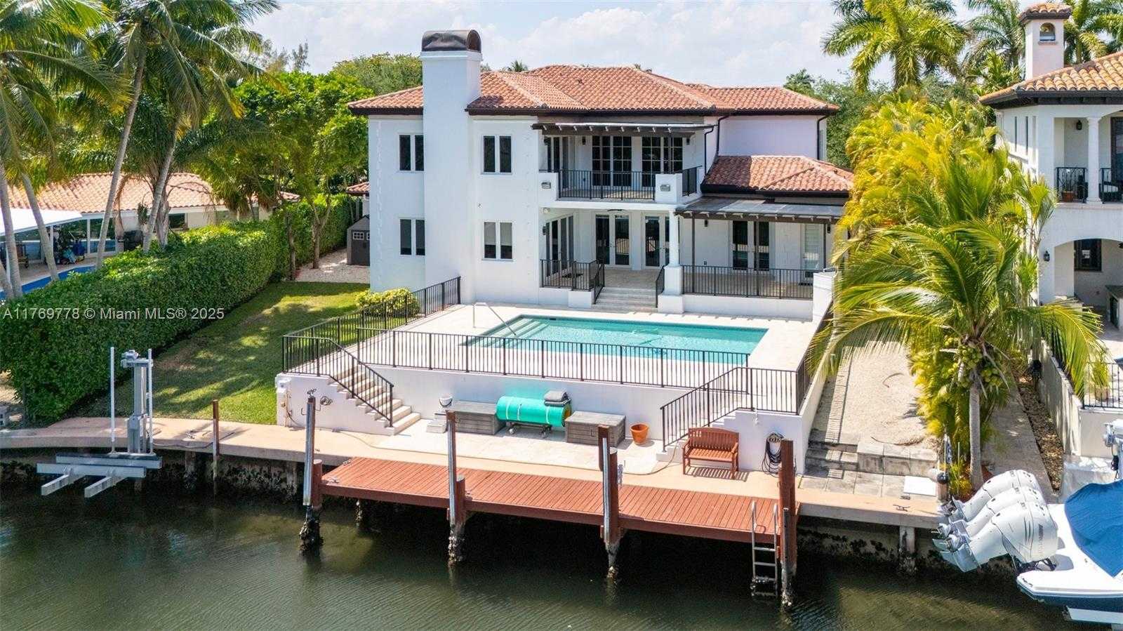 Small Image of 13061 DEVA ST, Coral Gables Number 9