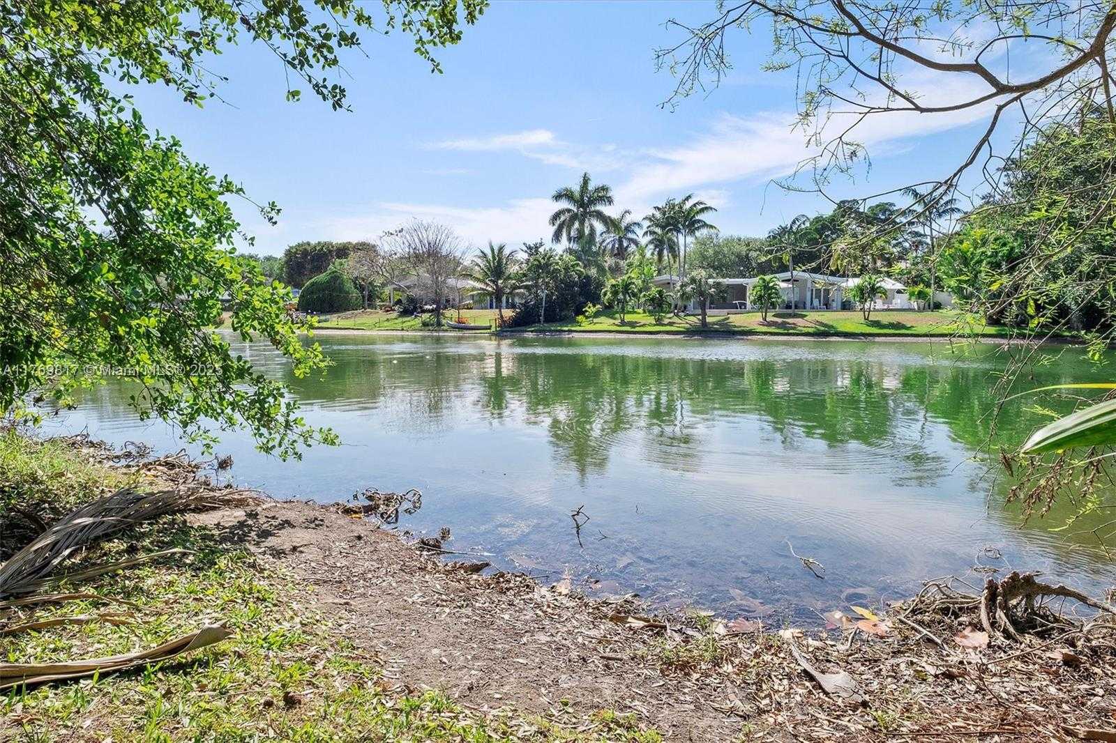 Small Image of 11600 SOUTH WEST 69TH CT, Pinecrest Number 6