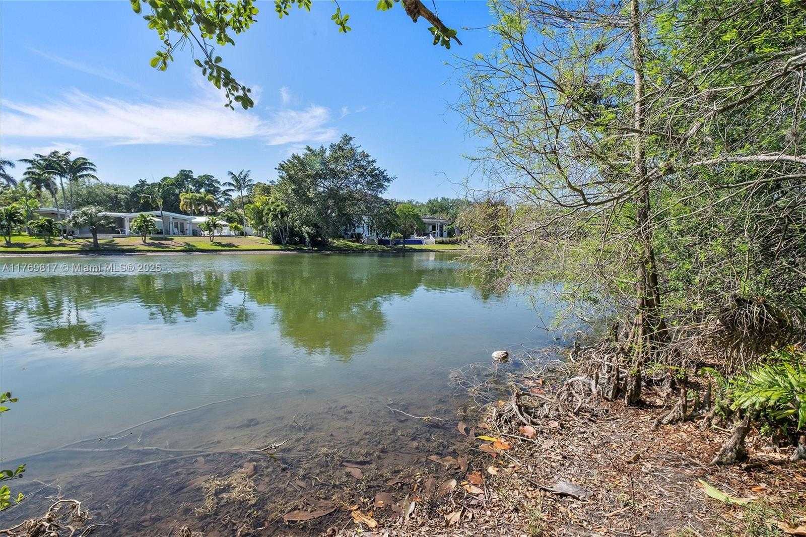 Small Image of 11600 SOUTH WEST 69TH CT, Pinecrest Number 7