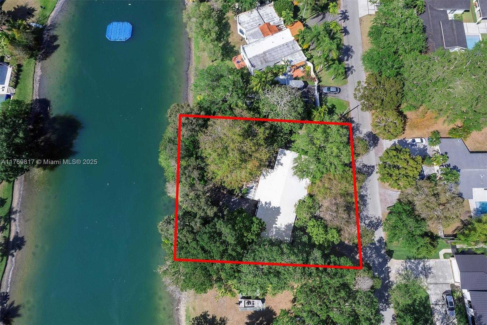 Small Image of 11600 SOUTH WEST 69TH CT, Pinecrest Number 8