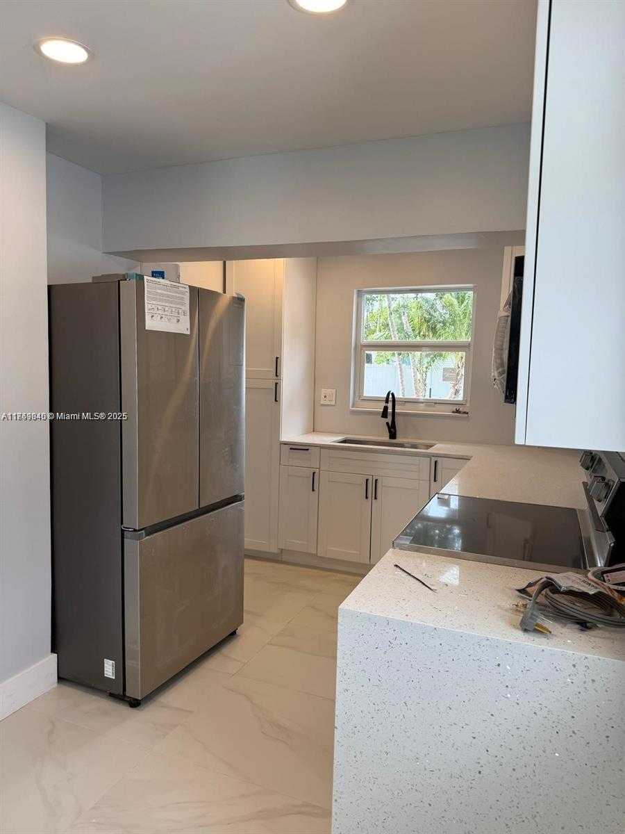 Small Image of 5636 ARTHUR ST, Hollywood Number 11