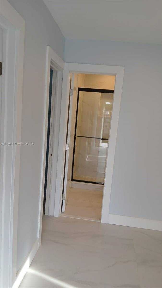 Small Image of 5636 ARTHUR ST, Hollywood Number 14