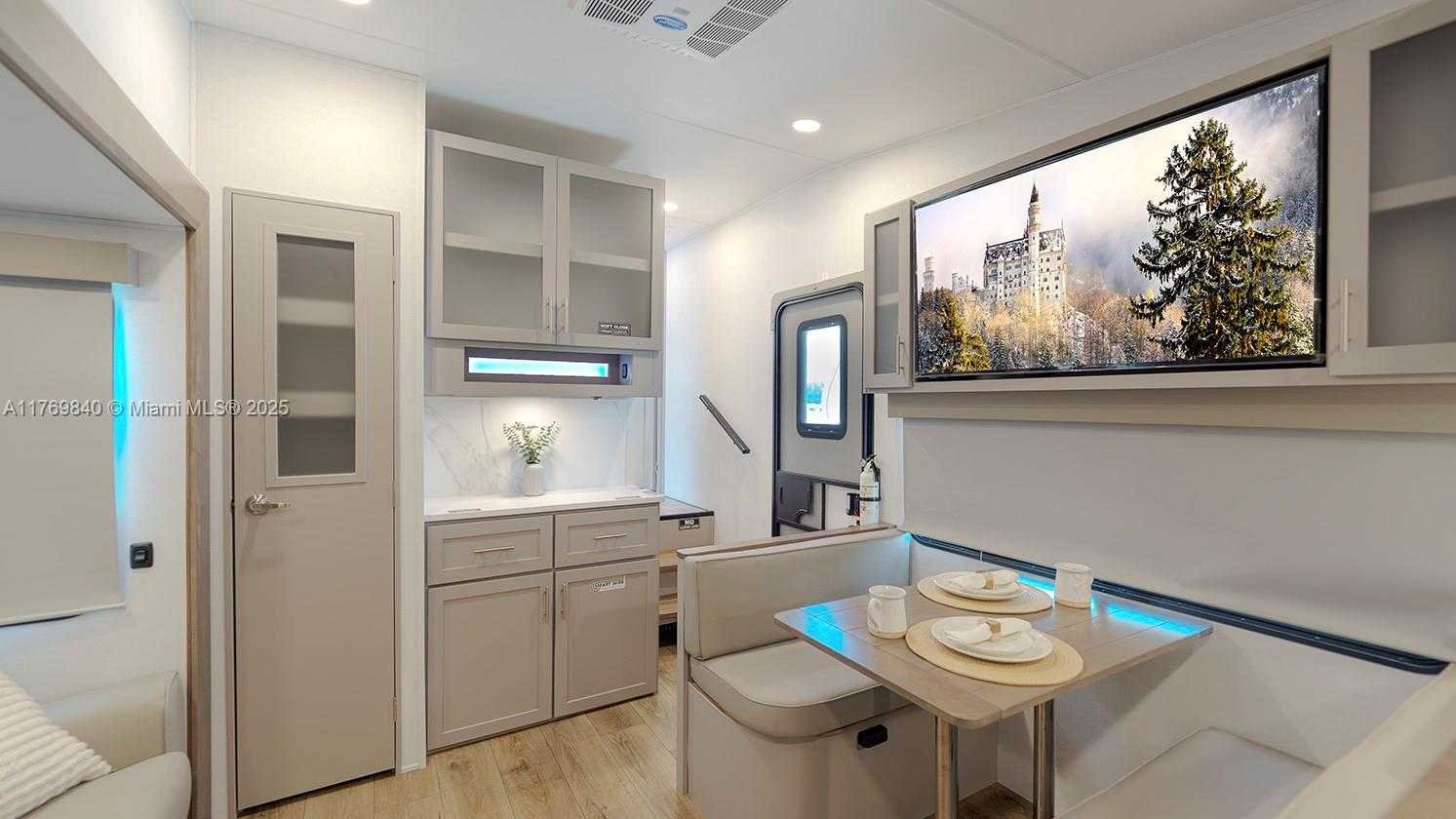 Small Image of 5636 ARTHUR ST, Hollywood Number 33