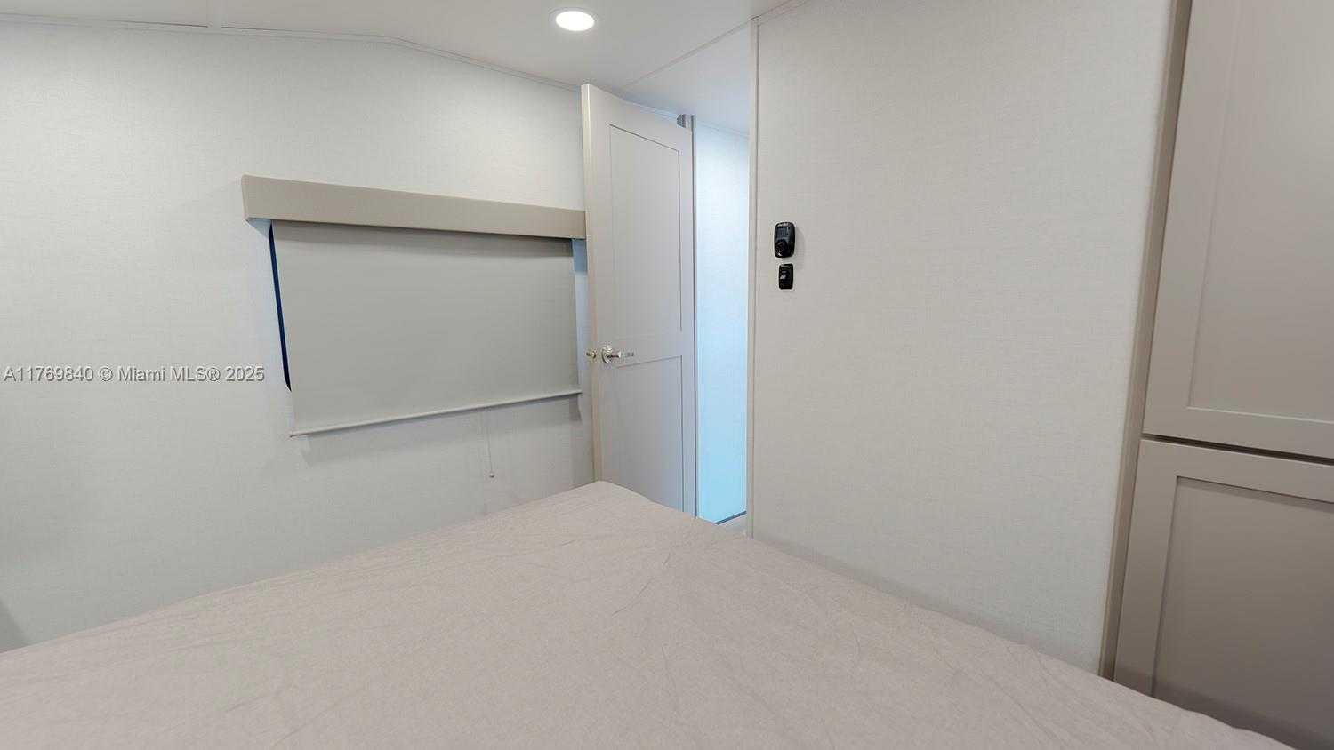 Small Image of 5636 ARTHUR ST, Hollywood Number 43