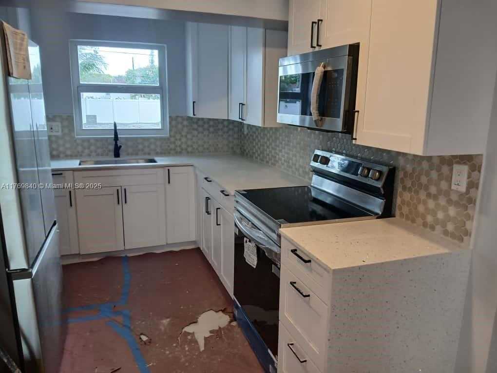 Small Image of 5636 ARTHUR ST, Hollywood Number 8