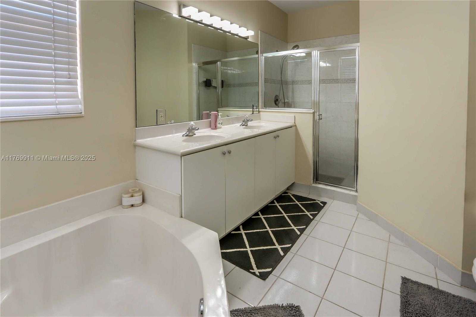 Small Image of 2250 NORTH EAST 37TH RD, Homestead Number 25