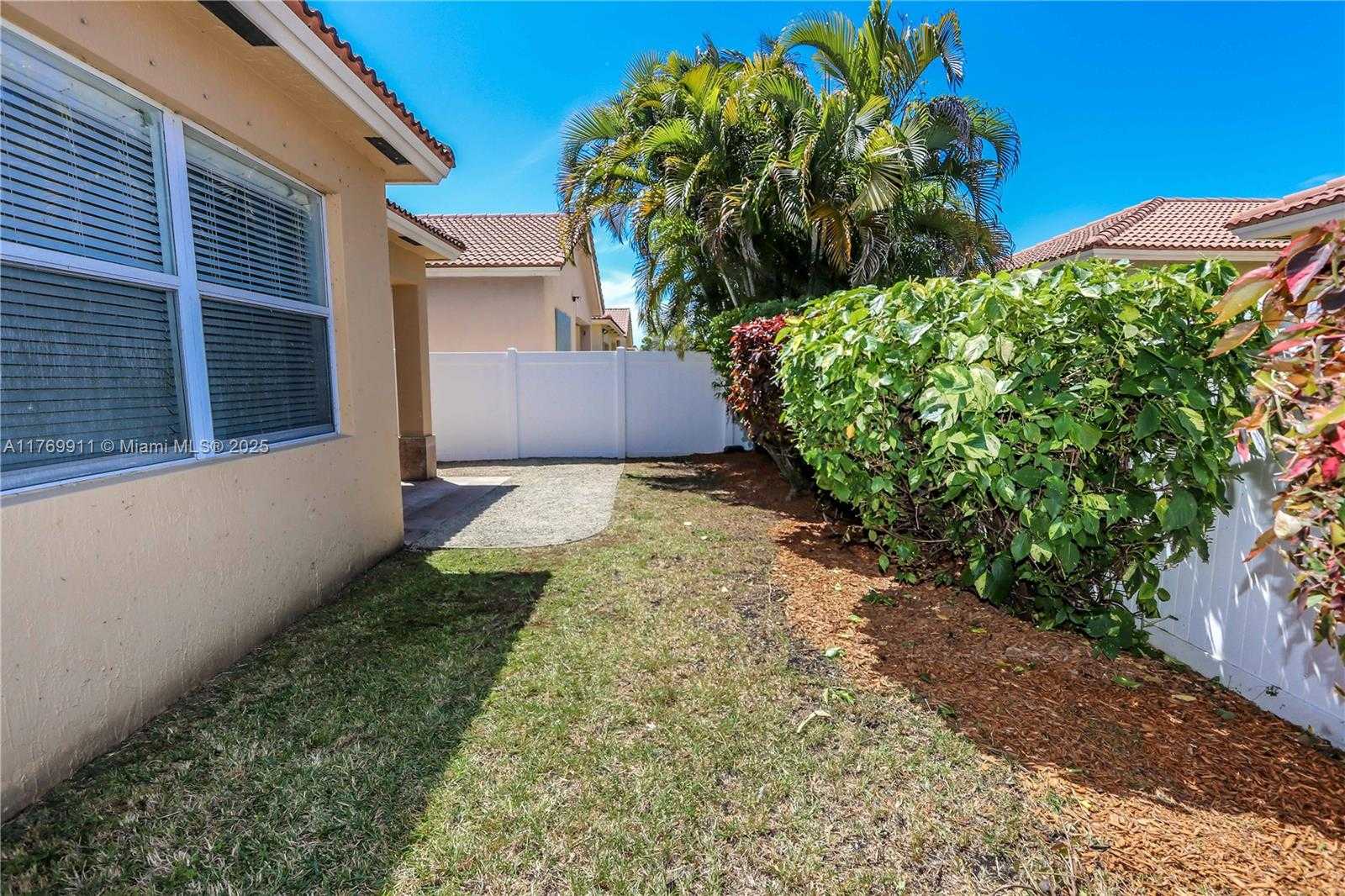 Small Image of 2250 NORTH EAST 37TH RD, Homestead Number 43