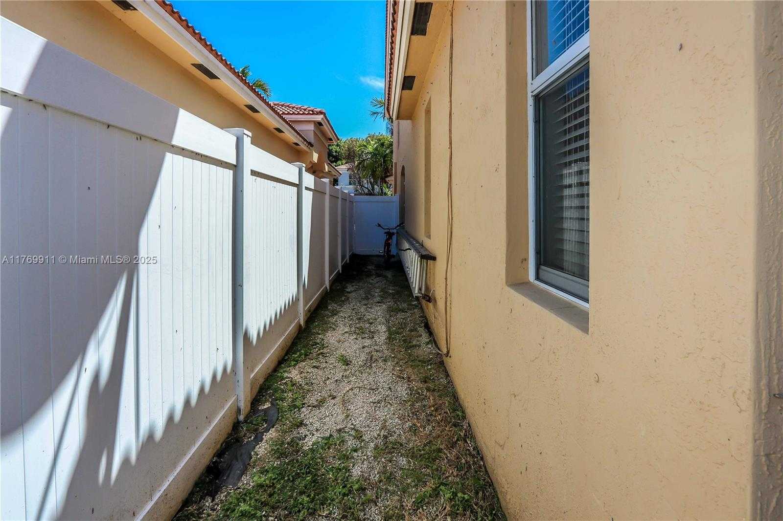 Small Image of 2250 NORTH EAST 37TH RD, Homestead Number 44