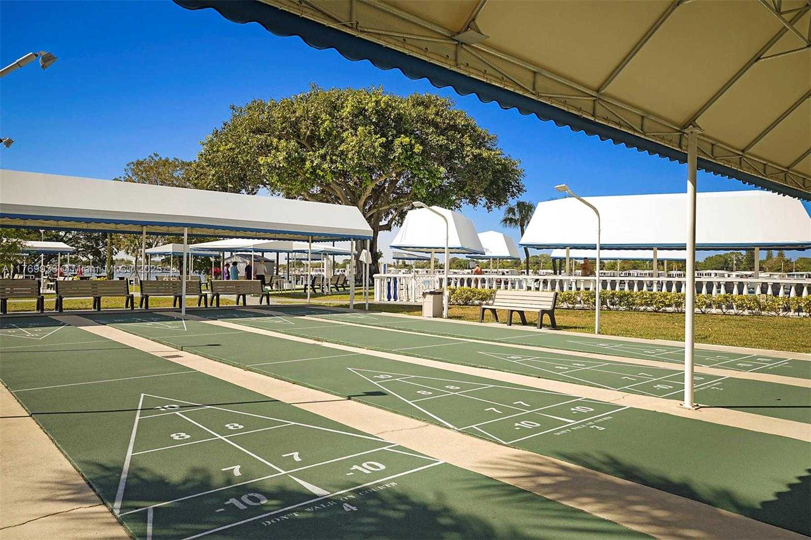 Small Image of 102 LAKE SHORE DR, Pembroke Park Number 33