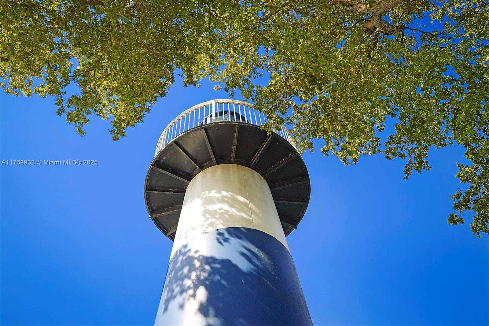 Small Image of 102 LAKE SHORE DR, Pembroke Park Number 41