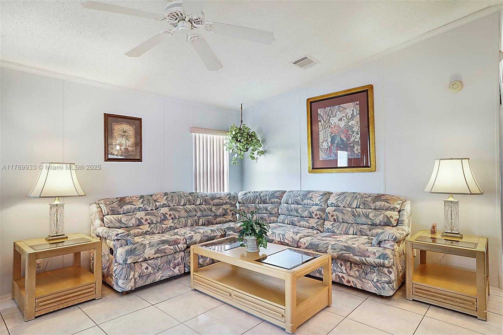 Small Image of 102 LAKE SHORE DR, Pembroke Park Number 5
