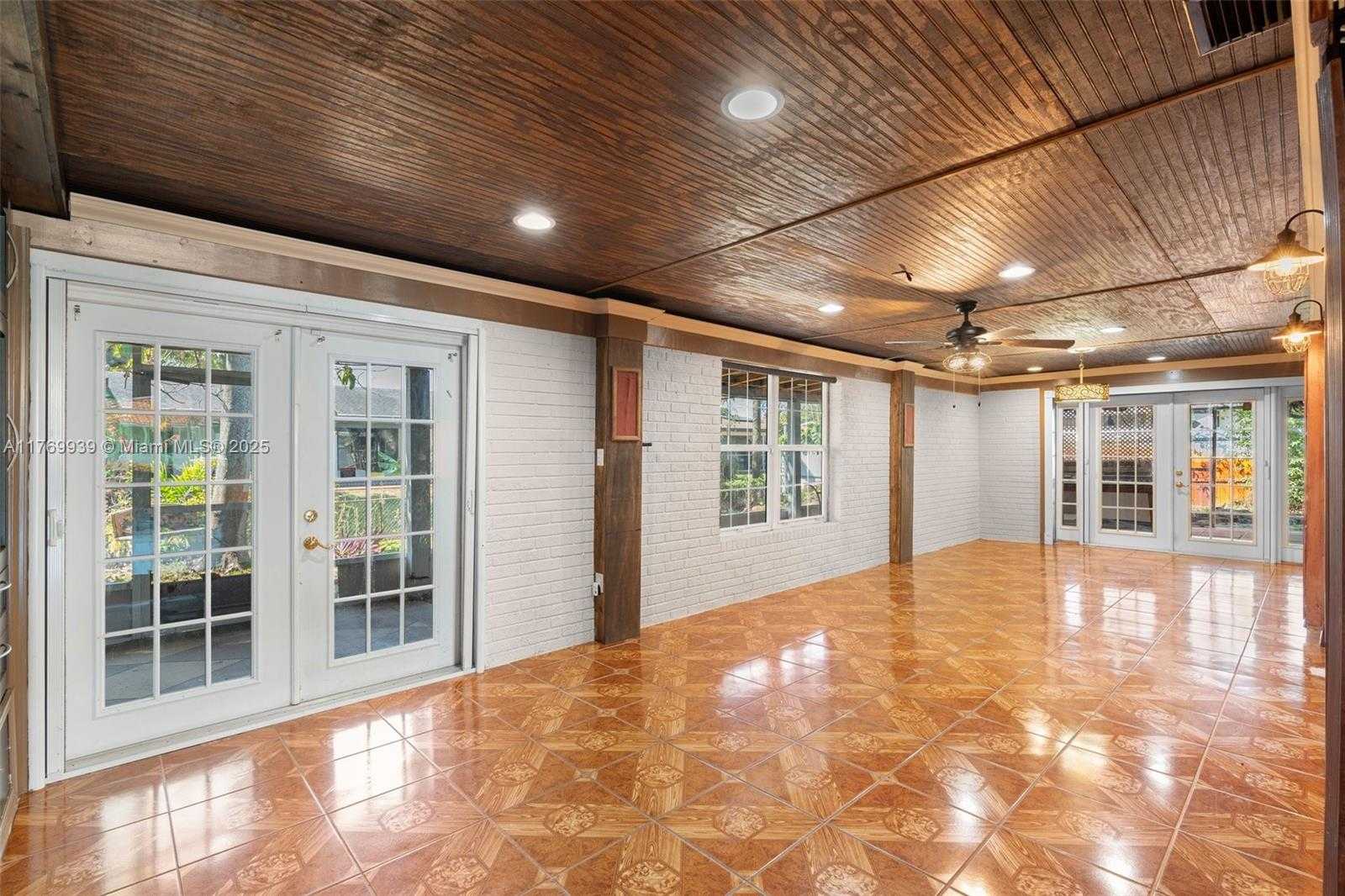Small Image of 4340 NORTH WEST 6TH ST, Plantation Number 24