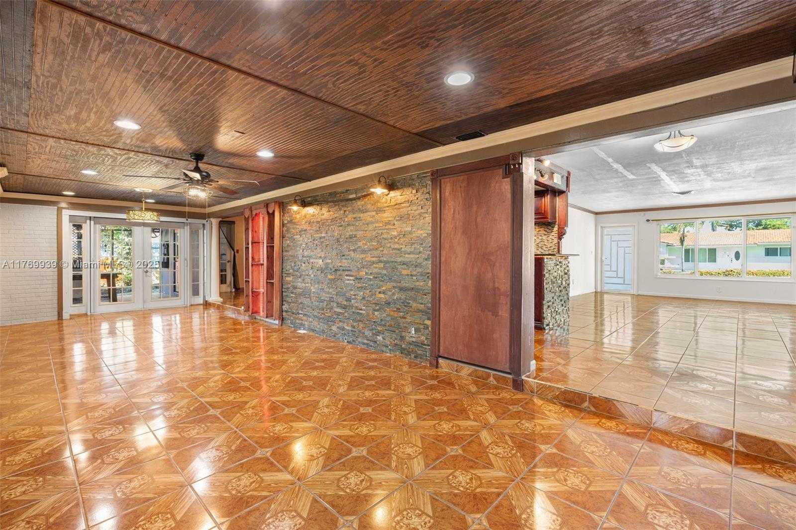 Small Image of 4340 NORTH WEST 6TH ST, Plantation Number 25