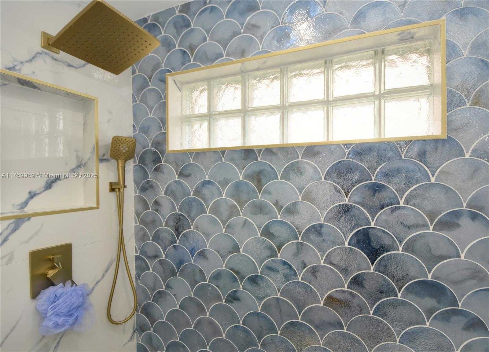 Small Image of 6450 BUENA VISTA DR, Margate Number 13