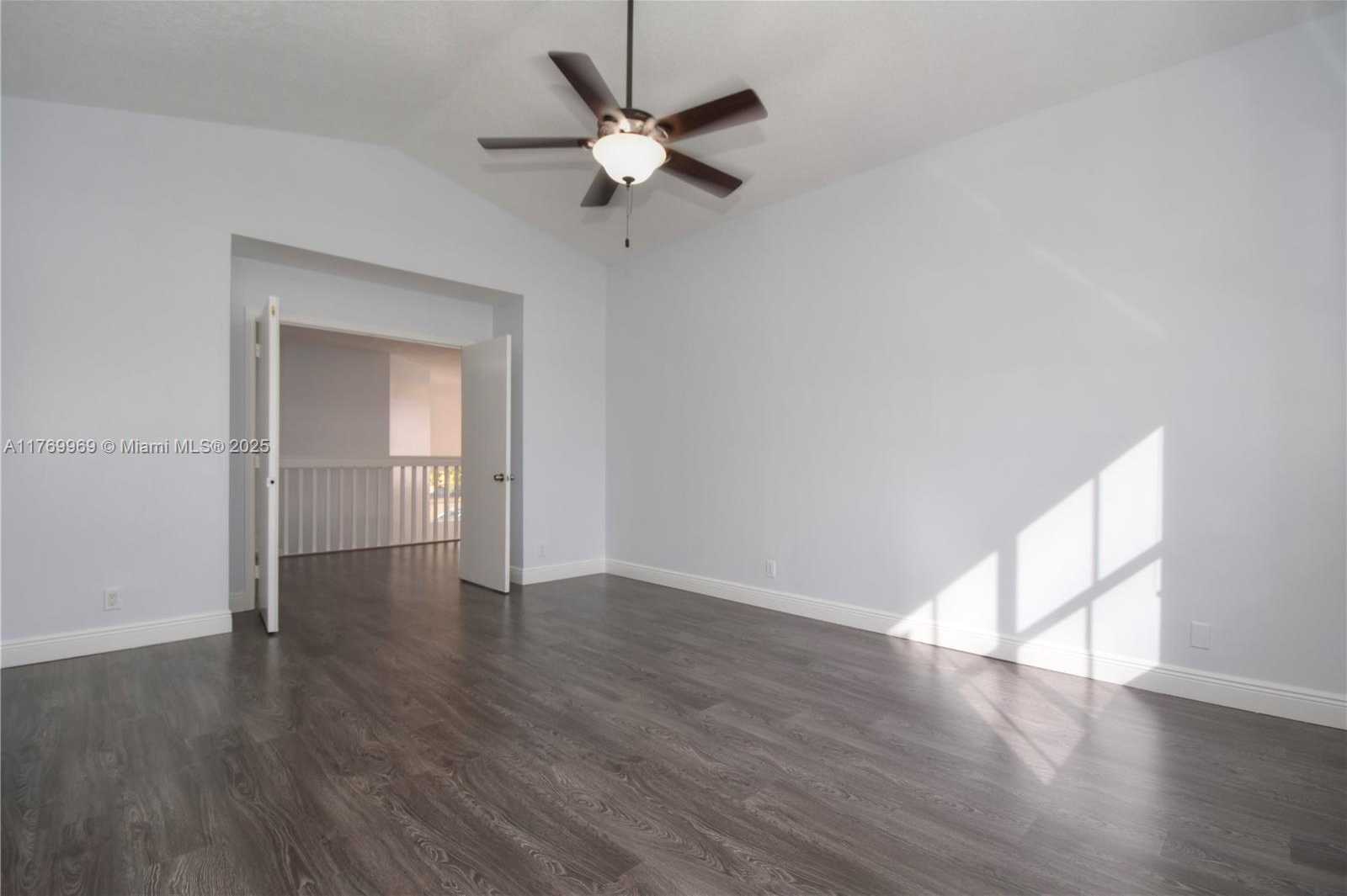 Small Image of 6450 BUENA VISTA DR, Margate Number 16