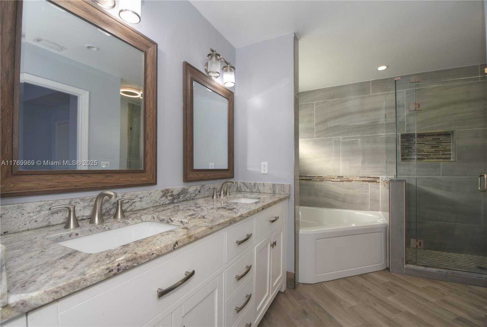 Small Image of 6450 BUENA VISTA DR, Margate Number 18