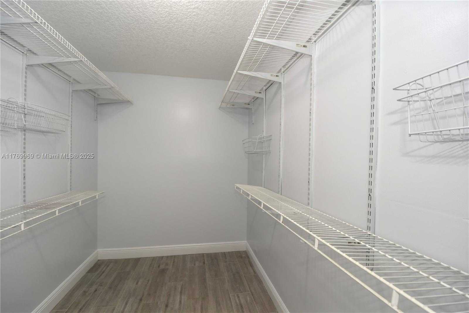 Small Image of 6450 BUENA VISTA DR, Margate Number 22