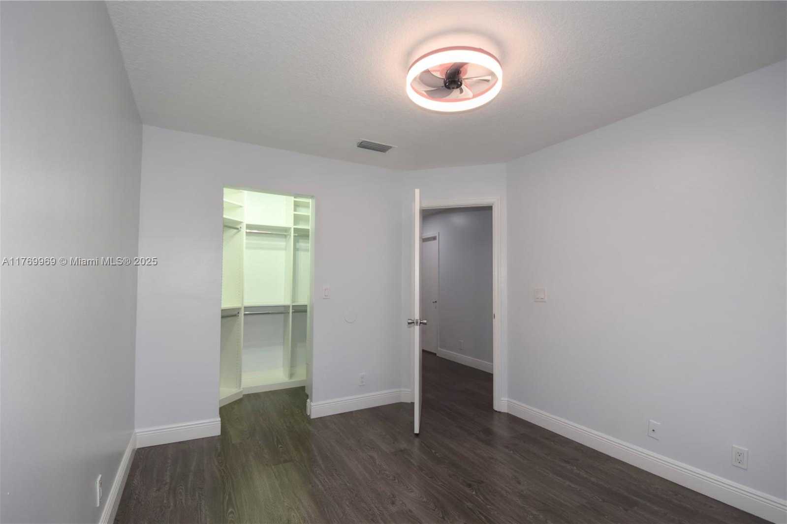 Small Image of 6450 BUENA VISTA DR, Margate Number 32