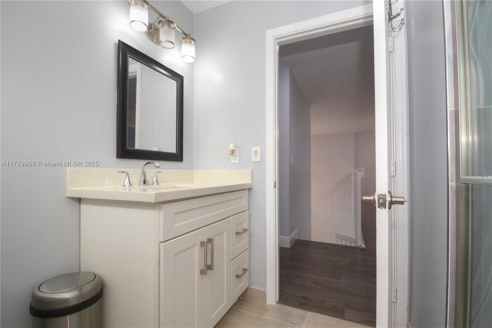 Small Image of 6450 BUENA VISTA DR, Margate Number 35