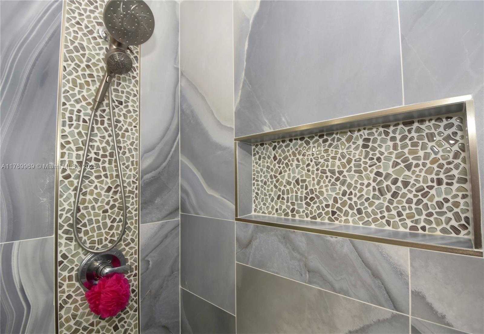 Small Image of 6450 BUENA VISTA DR, Margate Number 36