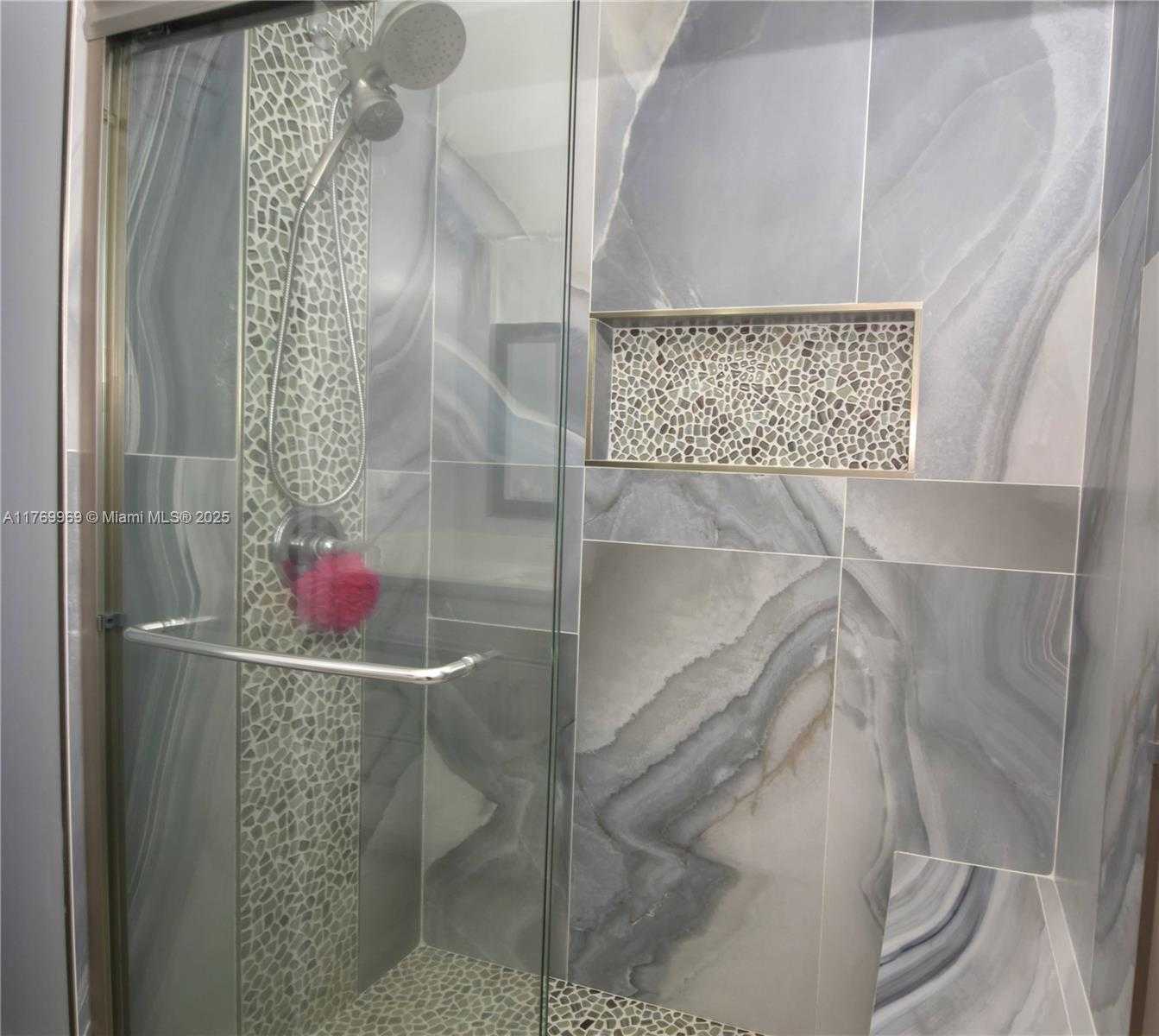 Small Image of 6450 BUENA VISTA DR, Margate Number 37