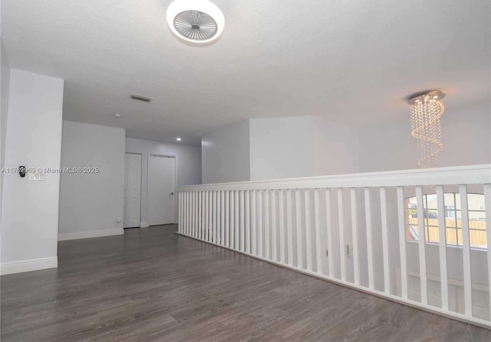 Small Image of 6450 BUENA VISTA DR, Margate Number 38