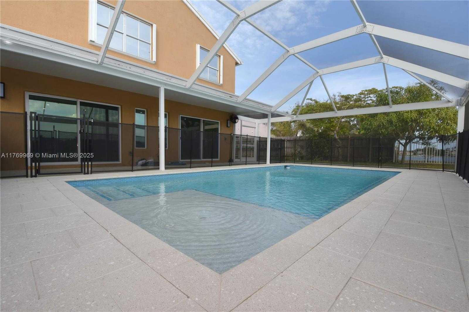 Small Image of 6450 BUENA VISTA DR, Margate Number 43