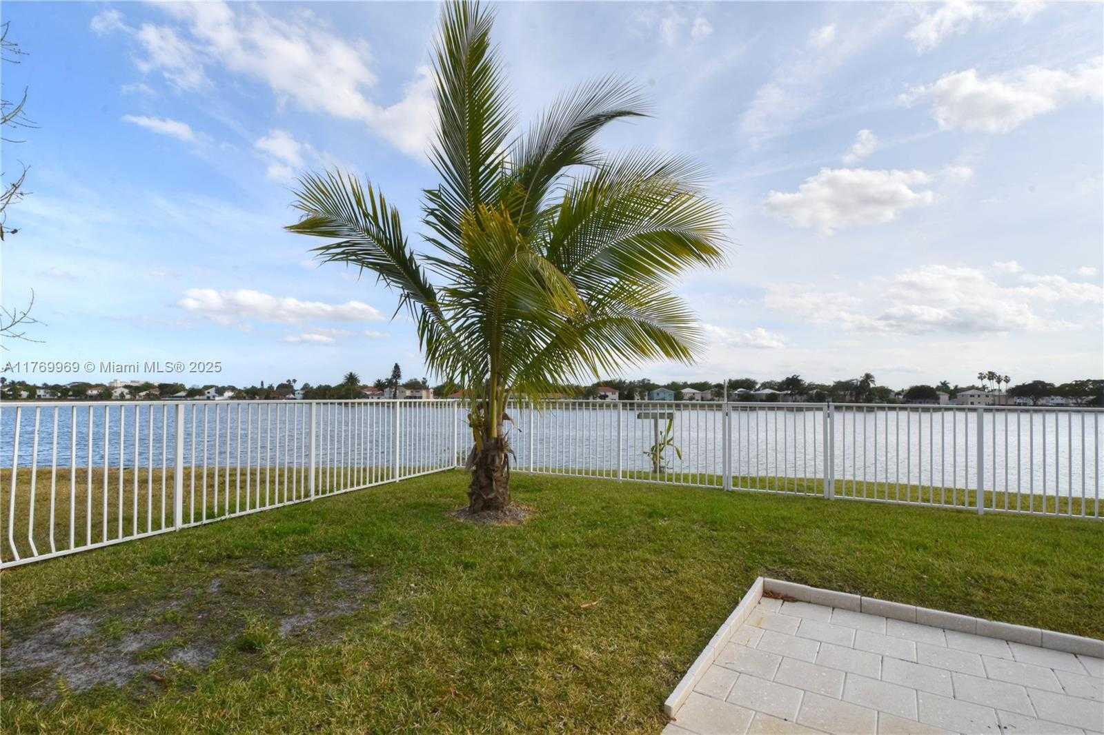 Small Image of 6450 BUENA VISTA DR, Margate Number 46
