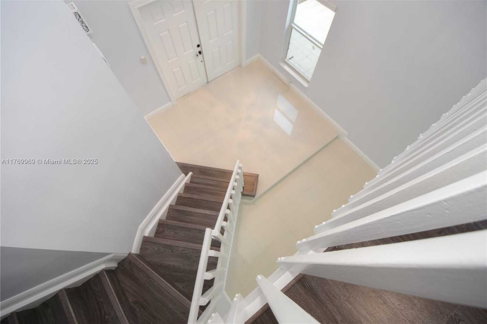 Small Image of 6450 BUENA VISTA DR, Margate Number 49