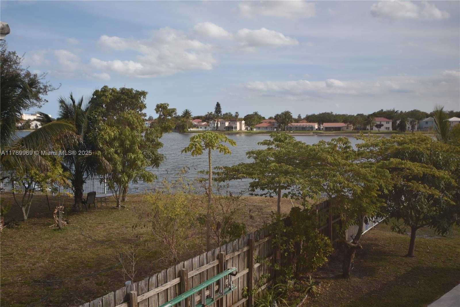 Small Image of 6450 BUENA VISTA DR, Margate Number 50
