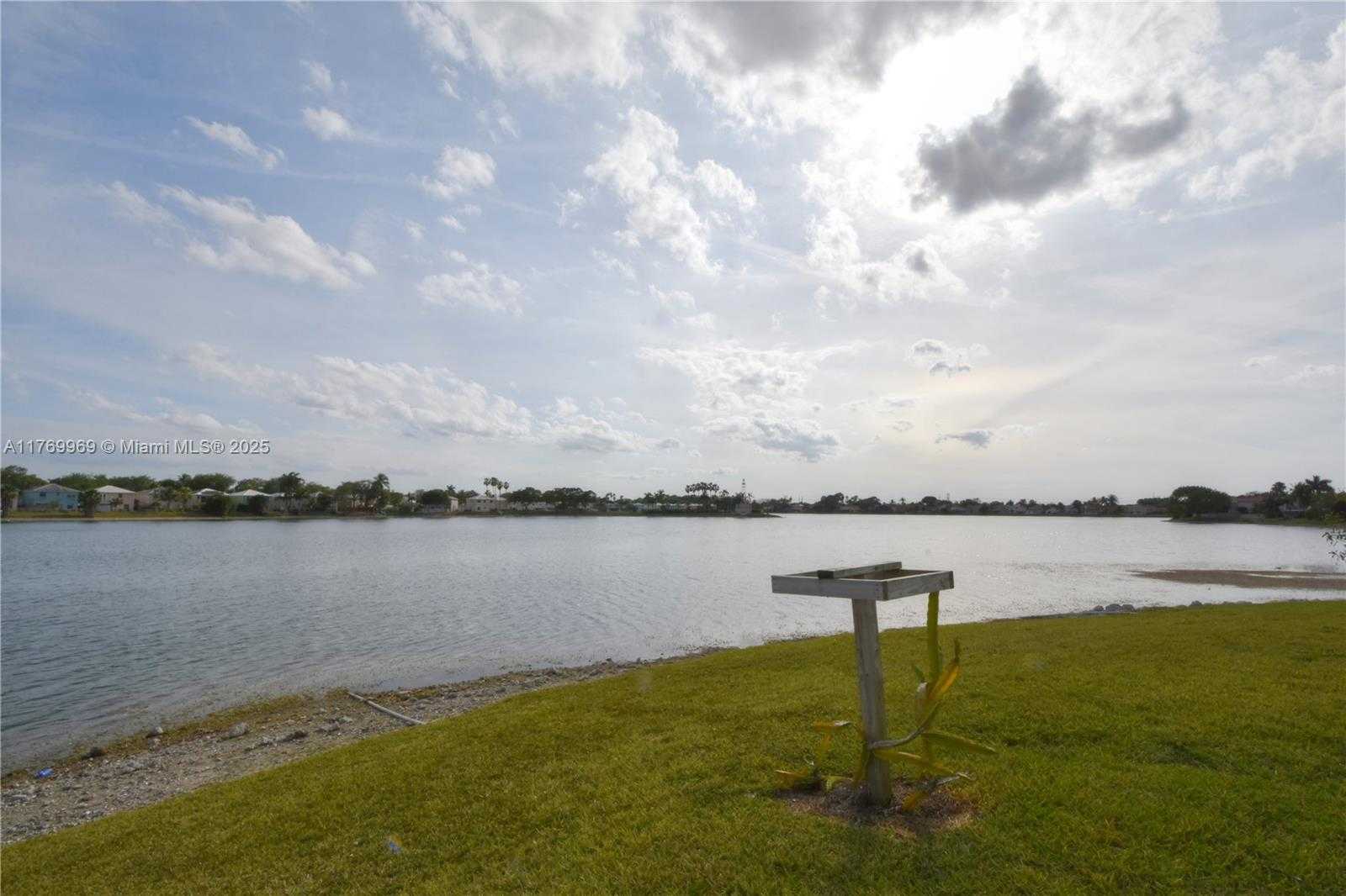 Small Image of 6450 BUENA VISTA DR, Margate Number 53