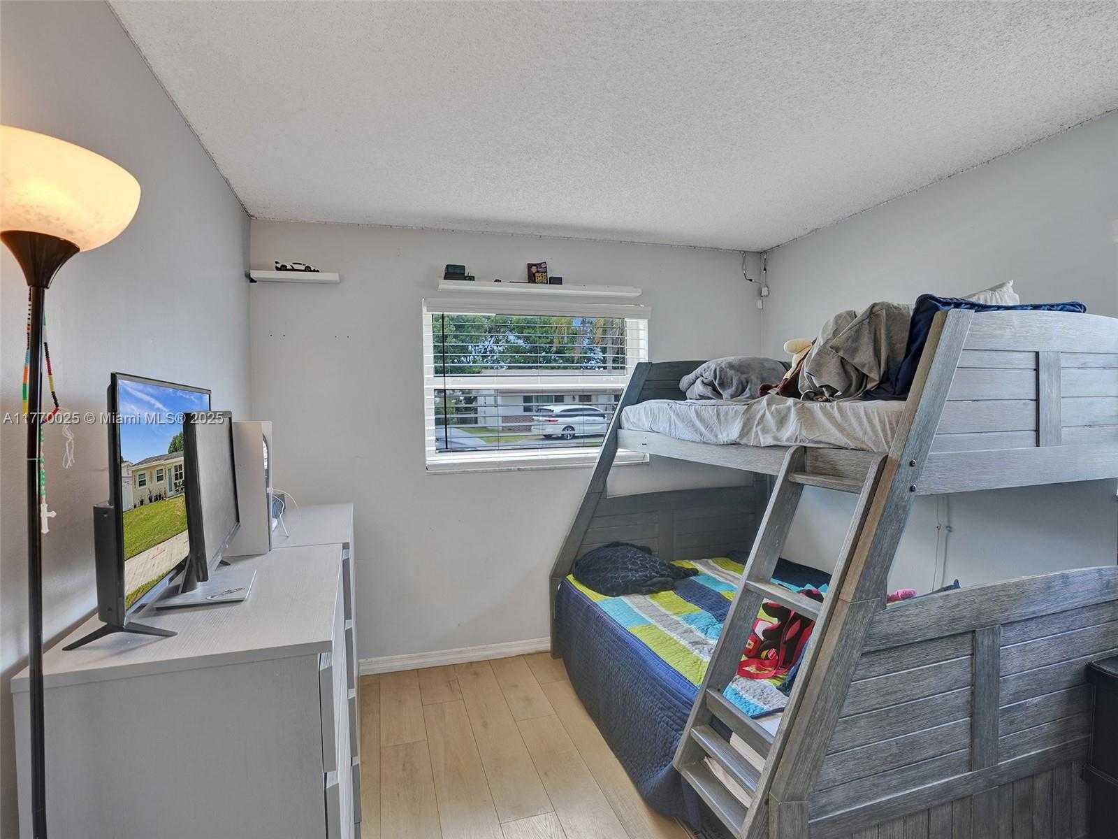 Small Image of 7140 MCCLELLAN ST, Hollywood Number 12