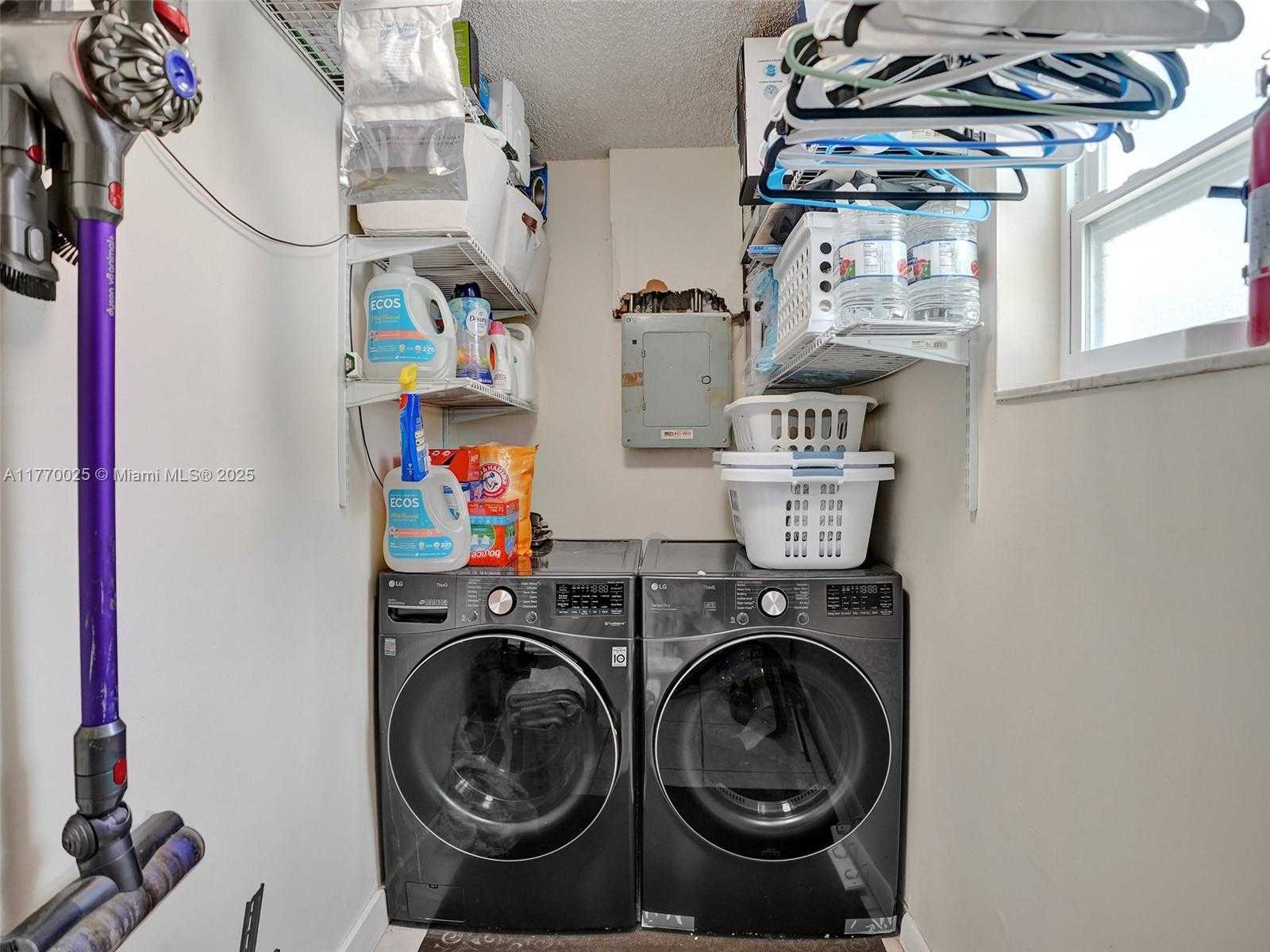 Small Image of 7140 MCCLELLAN ST, Hollywood Number 15