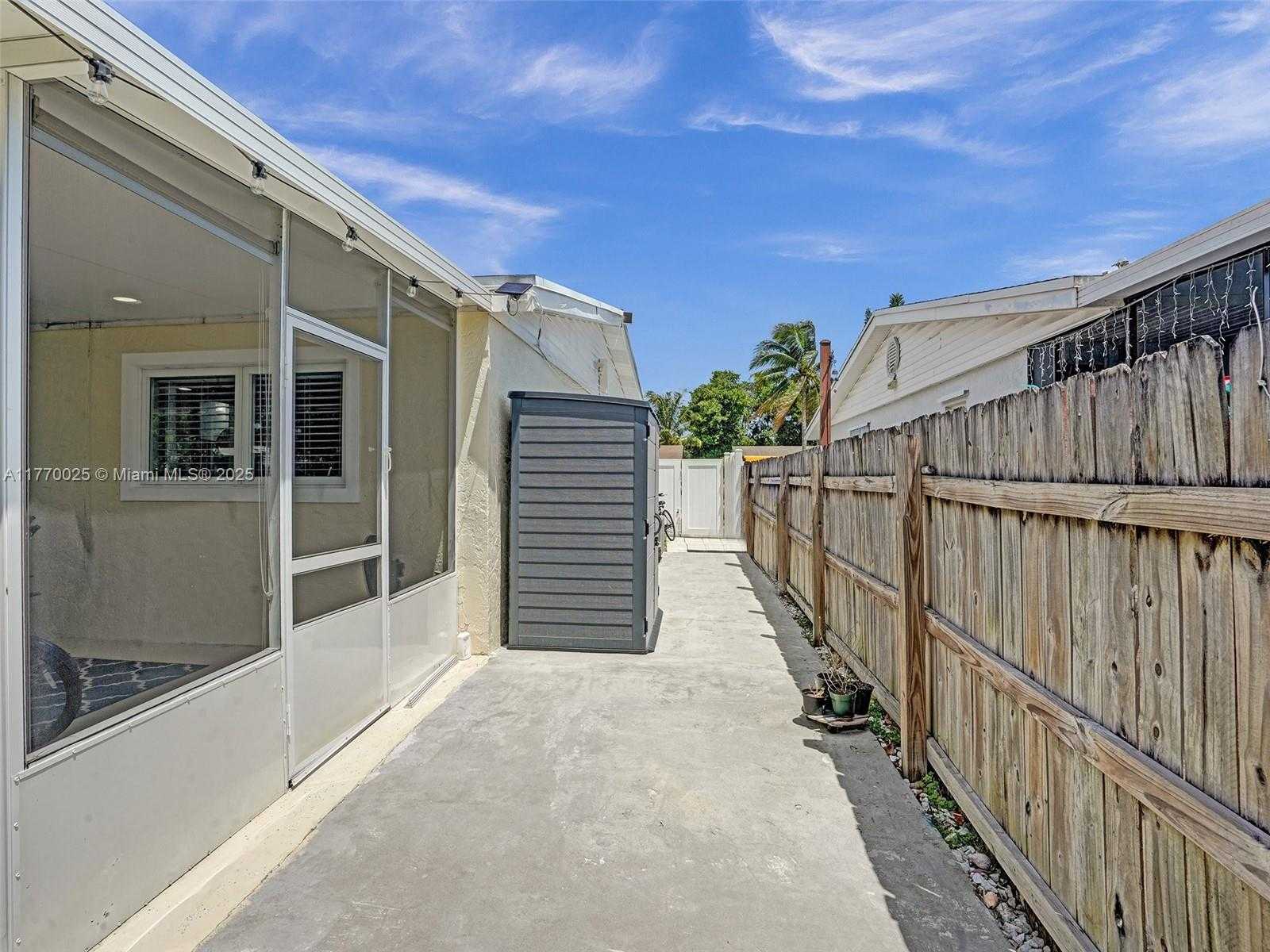 Small Image of 7140 MCCLELLAN ST, Hollywood Number 19