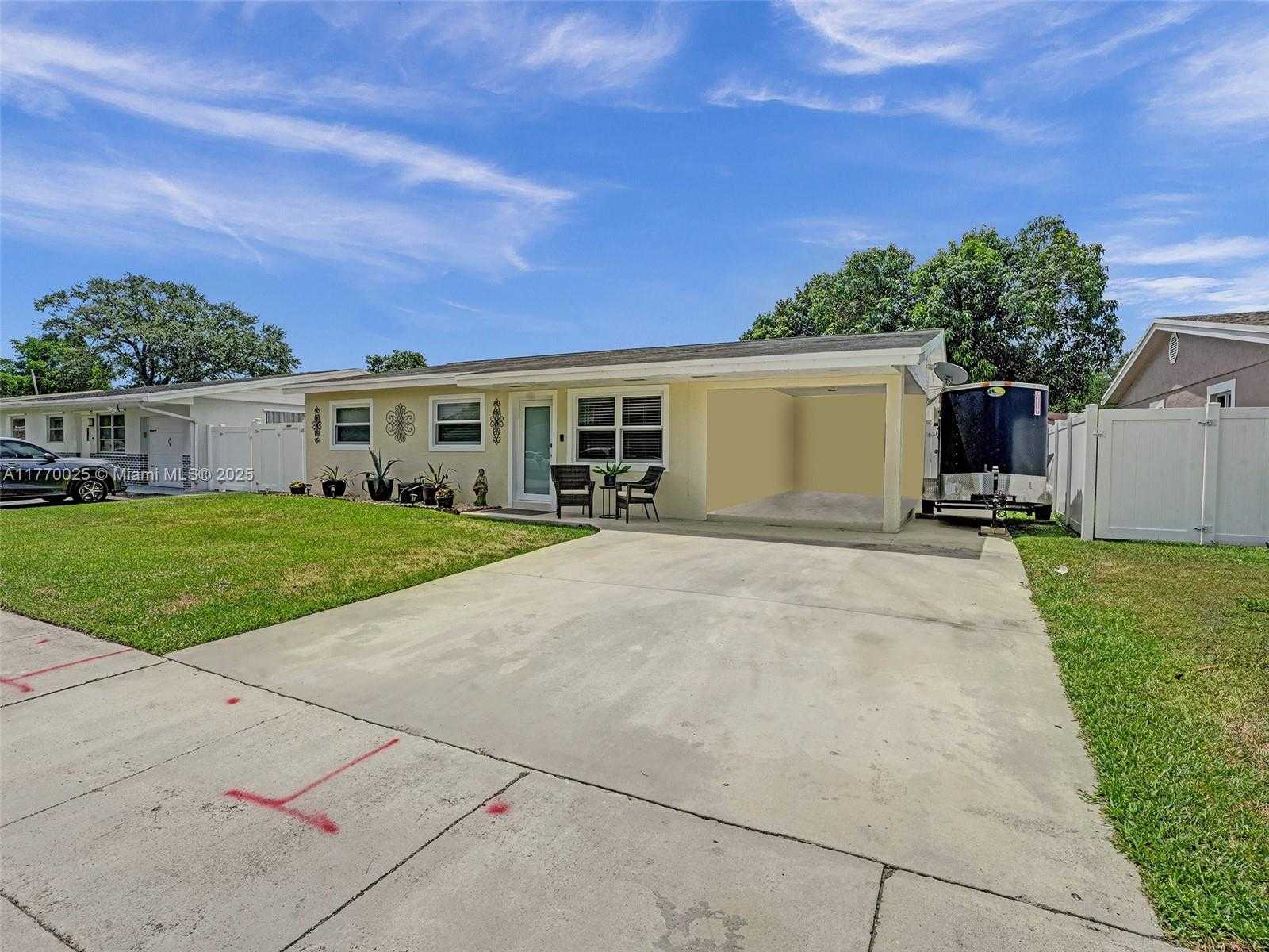 Small Image of 7140 MCCLELLAN ST, Hollywood Number 2