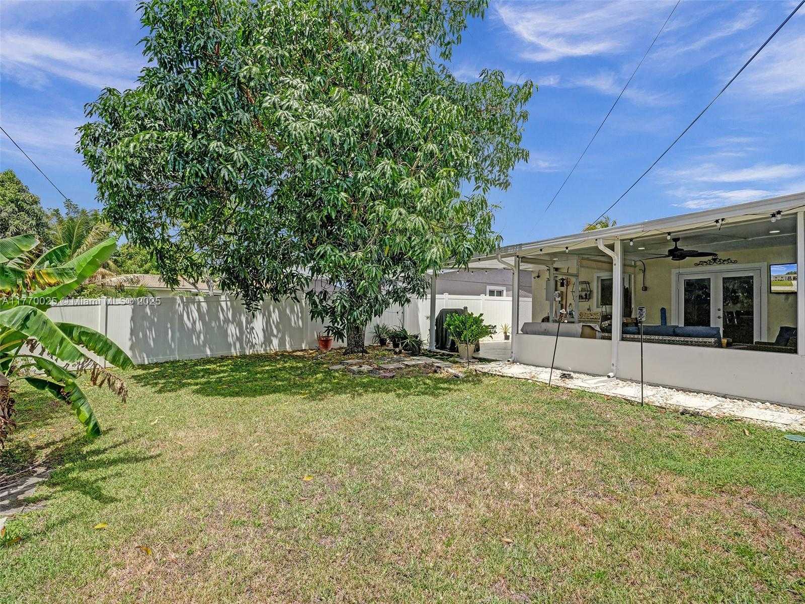 Small Image of 7140 MCCLELLAN ST, Hollywood Number 21