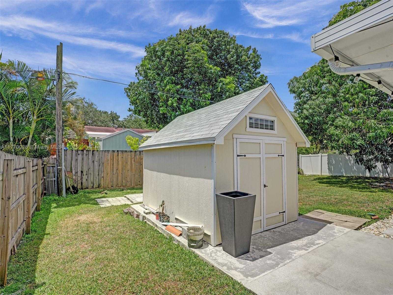 Small Image of 7140 MCCLELLAN ST, Hollywood Number 26