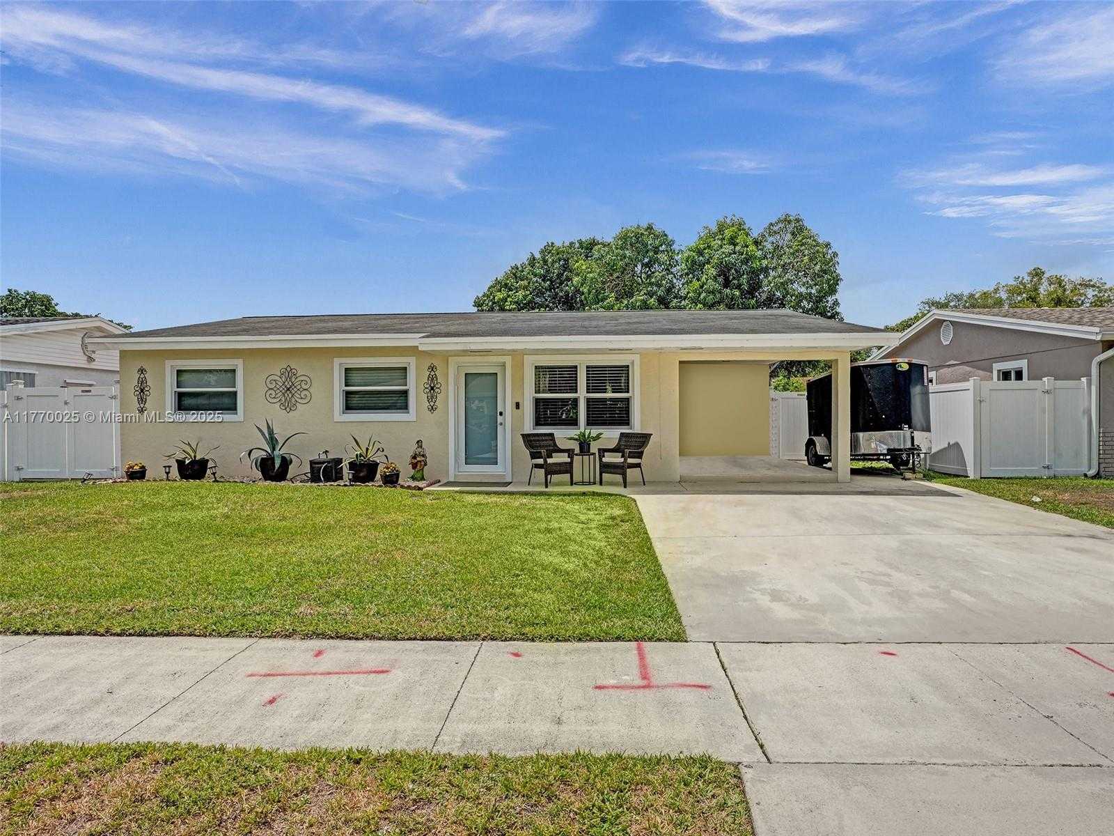Small Image of 7140 MCCLELLAN ST, Hollywood Number 4