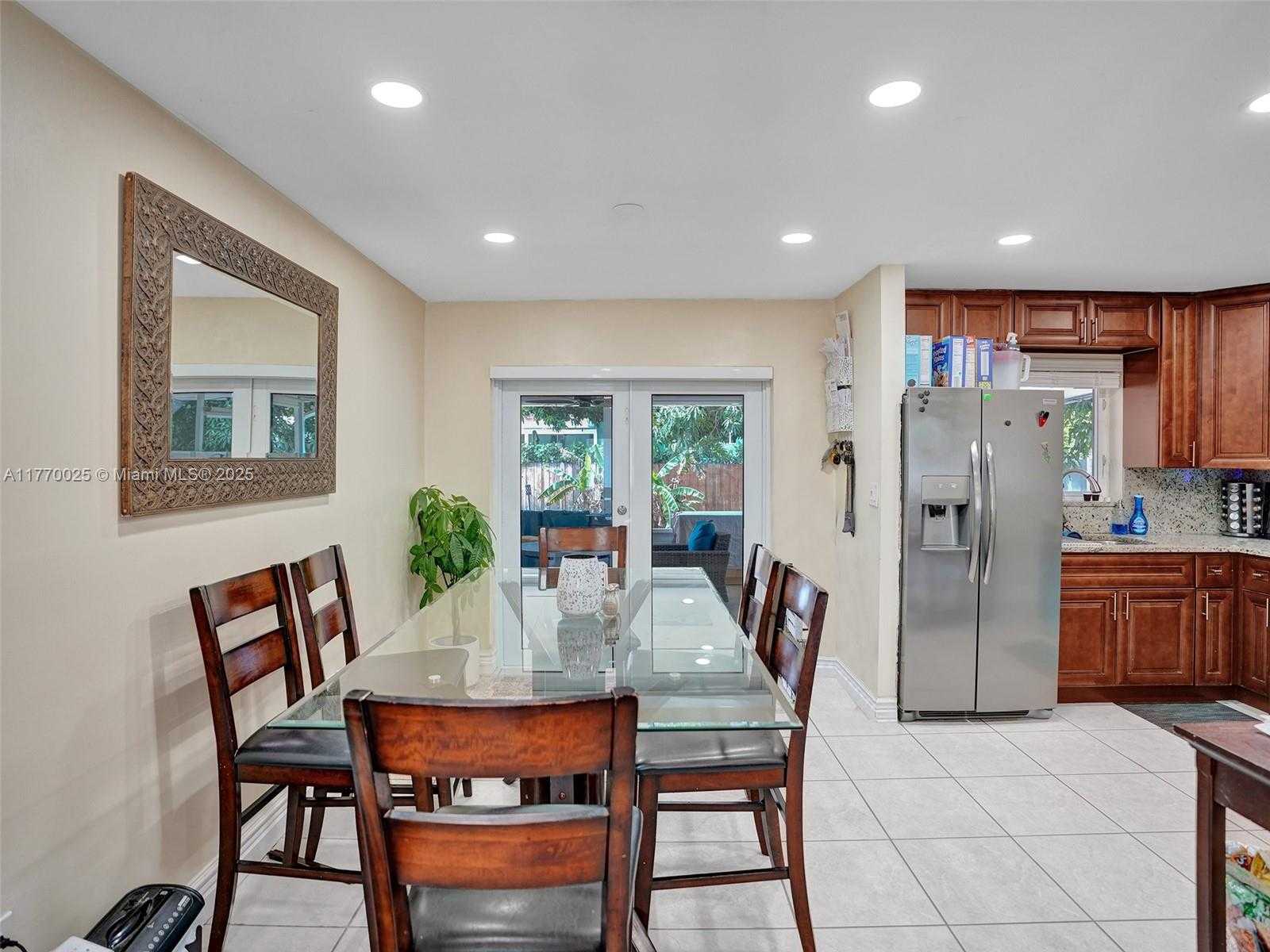 Small Image of 7140 MCCLELLAN ST, Hollywood Number 6