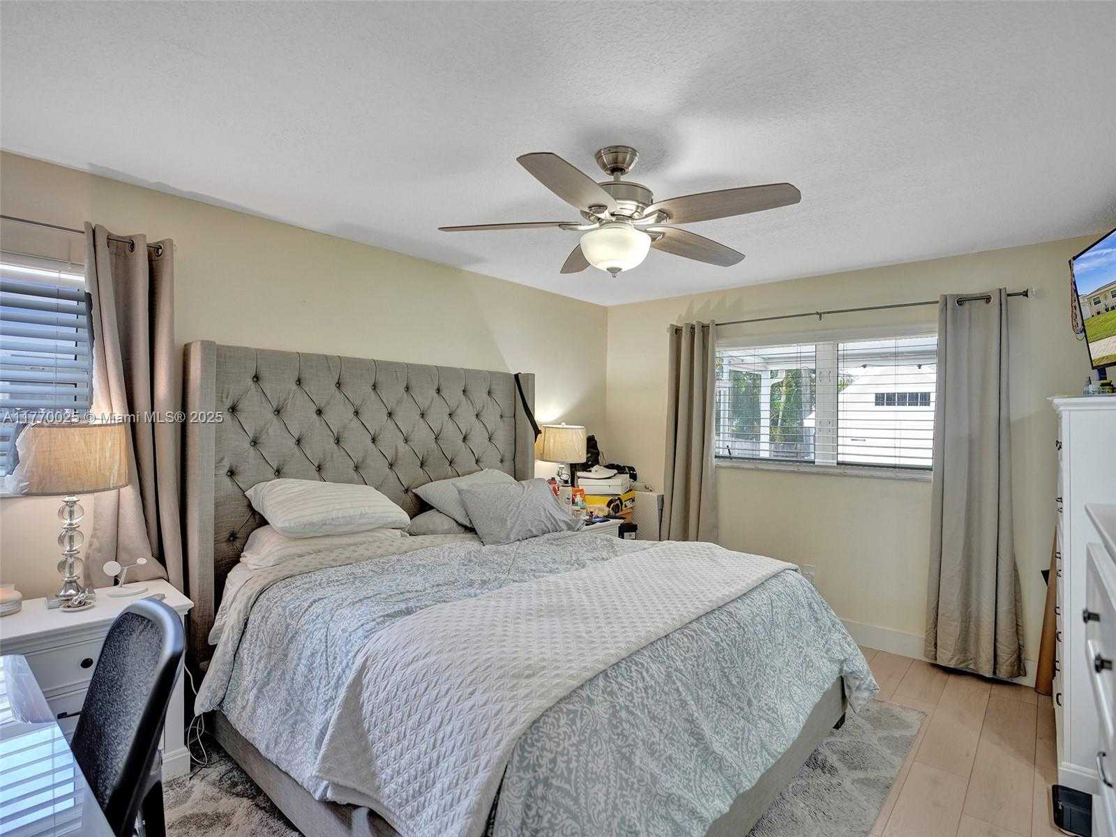 Small Image of 7140 MCCLELLAN ST, Hollywood Number 9