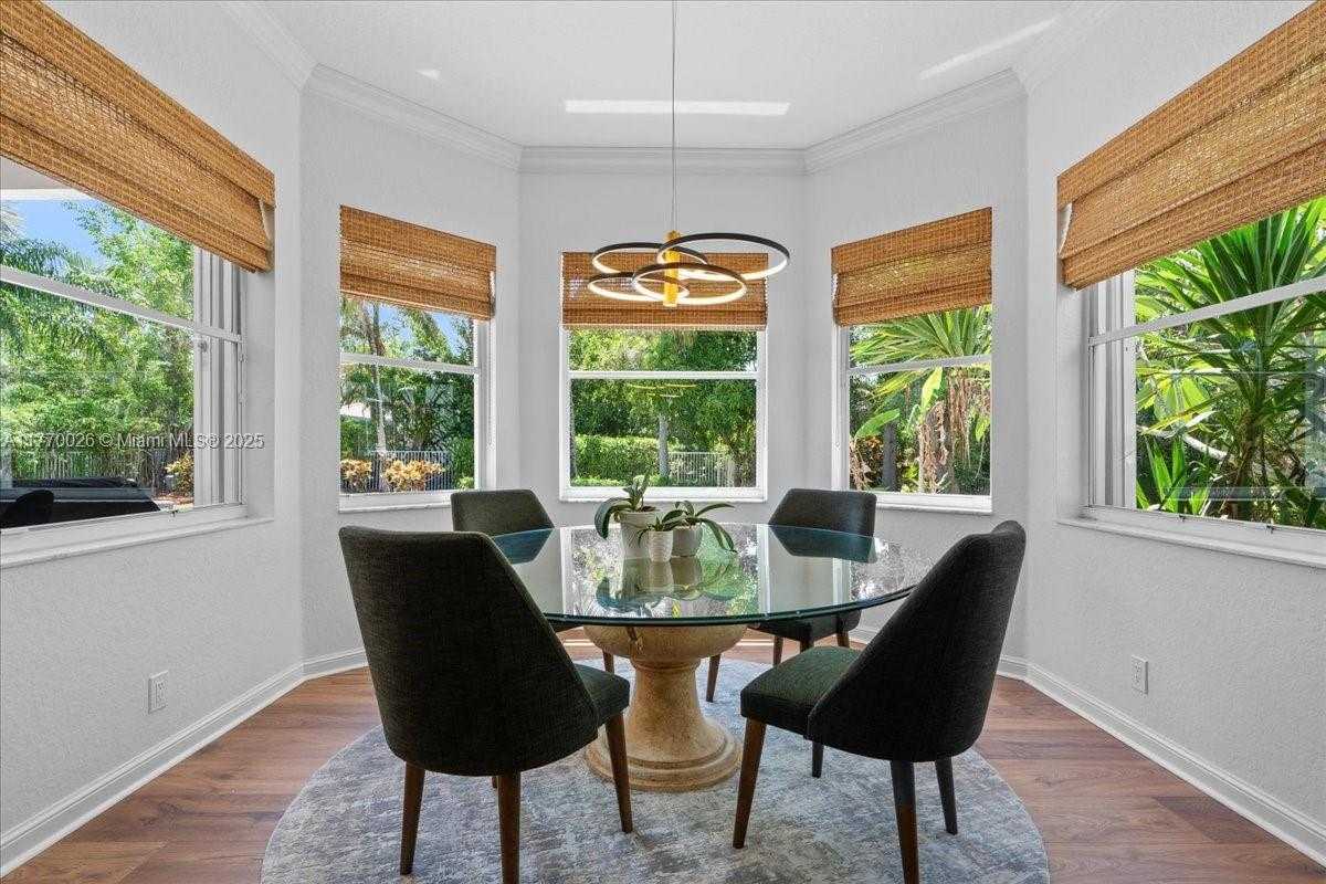Small Image of 1427 VICTORIA ISLE DR, Weston Number 10