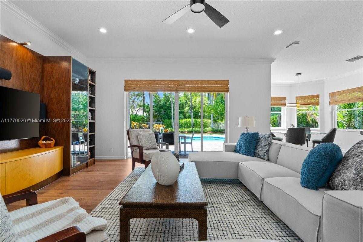 Small Image of 1427 VICTORIA ISLE DR, Weston Number 15