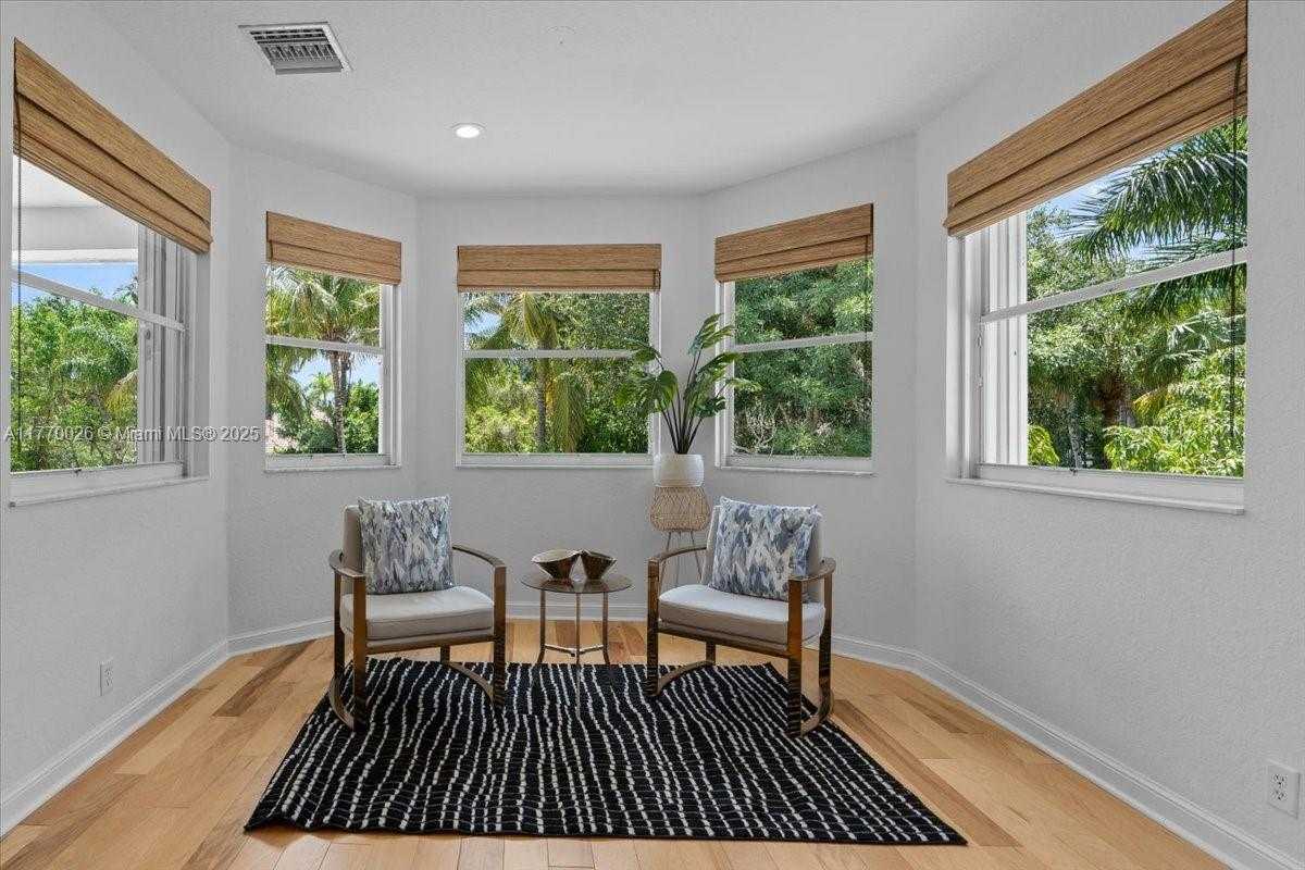 Small Image of 1427 VICTORIA ISLE DR, Weston Number 24