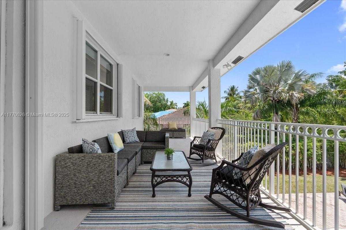 Small Image of 1427 VICTORIA ISLE DR, Weston Number 26