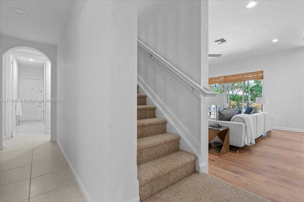 Small Image of 1427 VICTORIA ISLE DR, Weston Number 38
