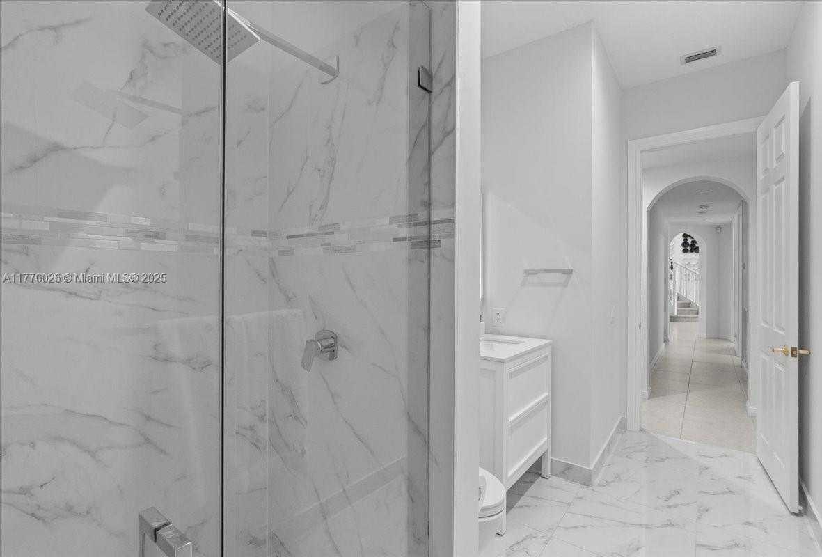 Small Image of 1427 VICTORIA ISLE DR, Weston Number 40
