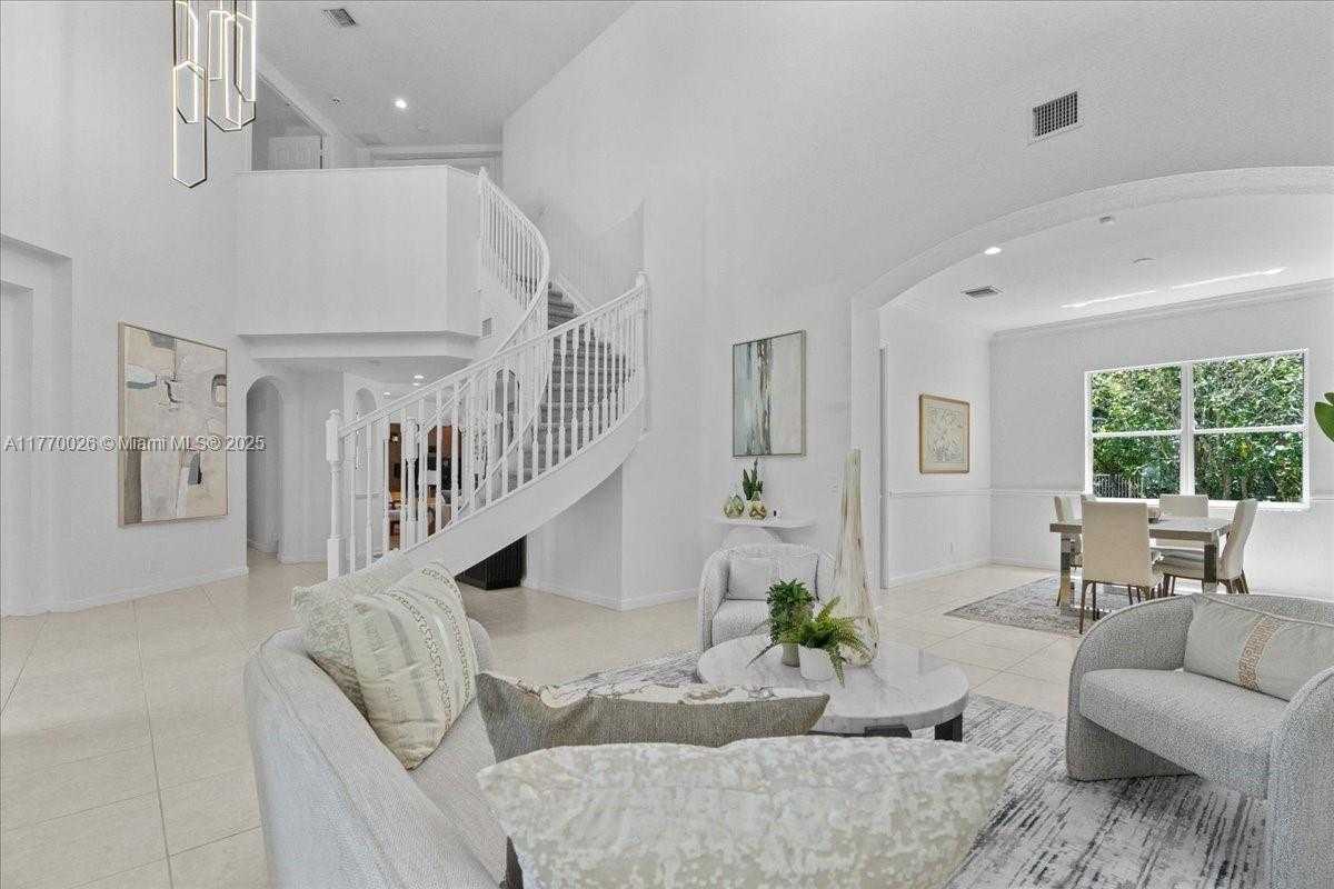 Small Image of 1427 VICTORIA ISLE DR, Weston Number 6